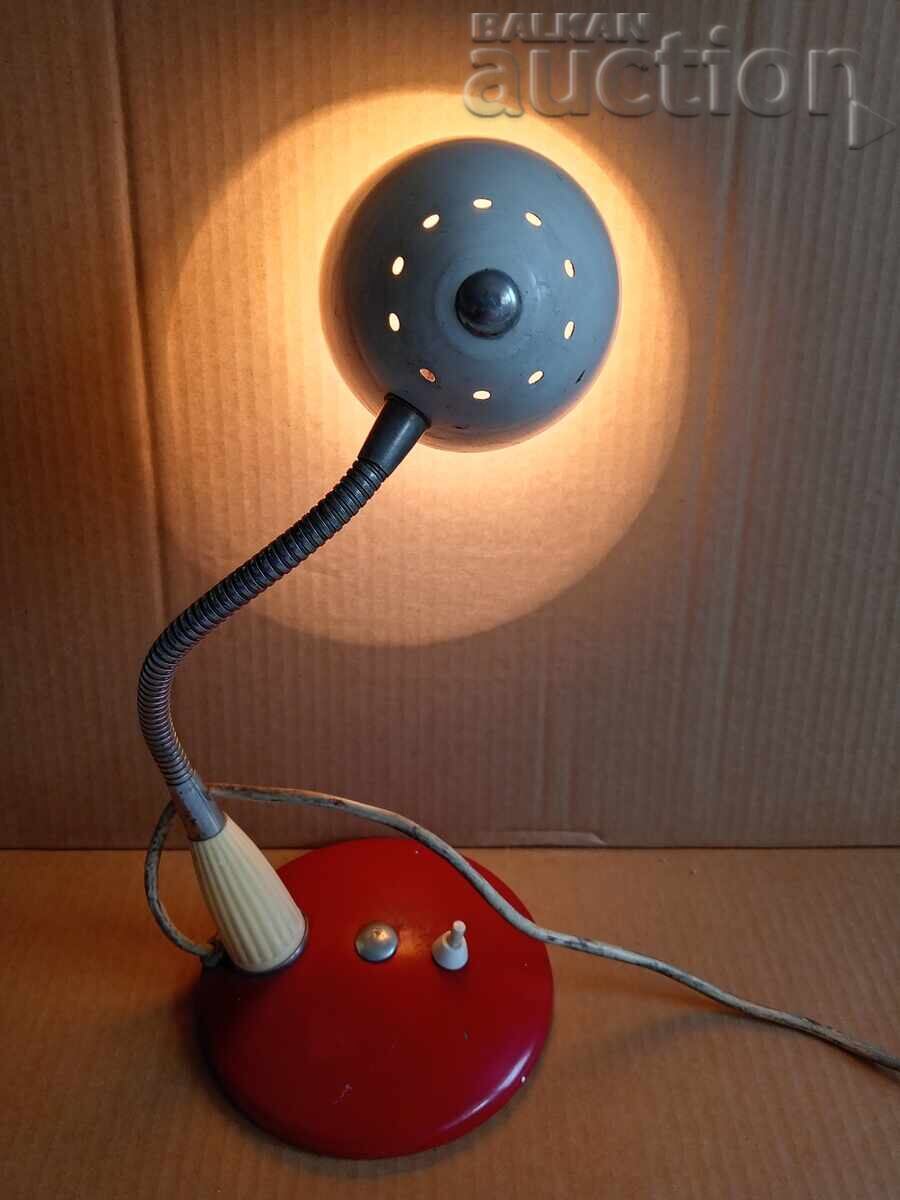 Licitație lampă retro anii 60 anii 70 pentru masă birou vintage