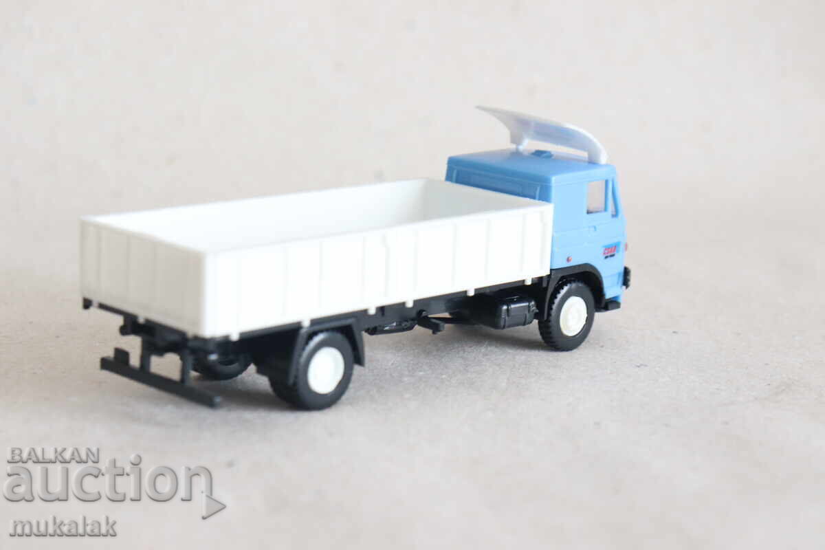 Delivery of IGRA 1:87 H0 LIAZ SKODA TANKER TRUCK TOY MODEL Delivery of IGRA 1:87 H0 LIAZ SKODA TANKER TRUCK TOY MODEL