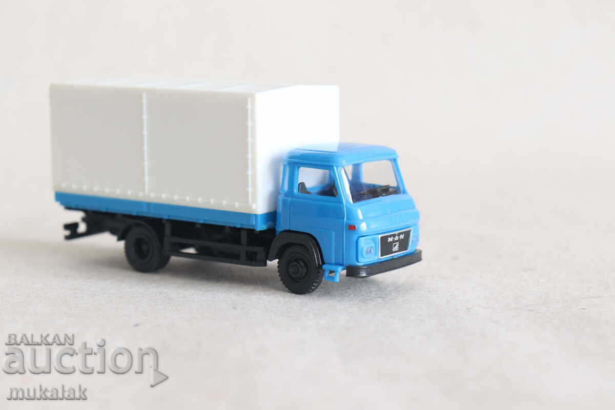 Delivery of IGRA ??? 1:87 H0 MAN AVIA TRUCK TOY MODEL