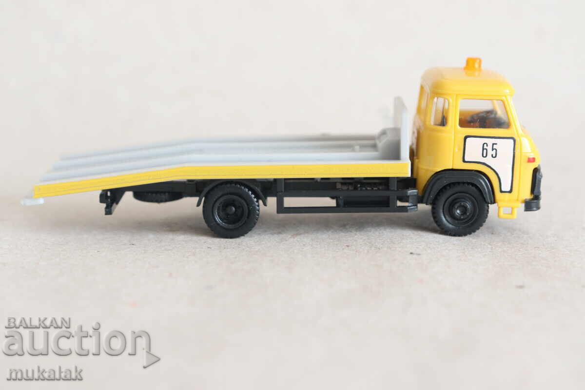 Delivery of IGRA?? 1:87 H0 AVIA Car Transporter Repatrak Truck Toy Model Delivery of IGRA?? 1:87 H0 AVIA Car Transporter Repatrak Truck Toy Model