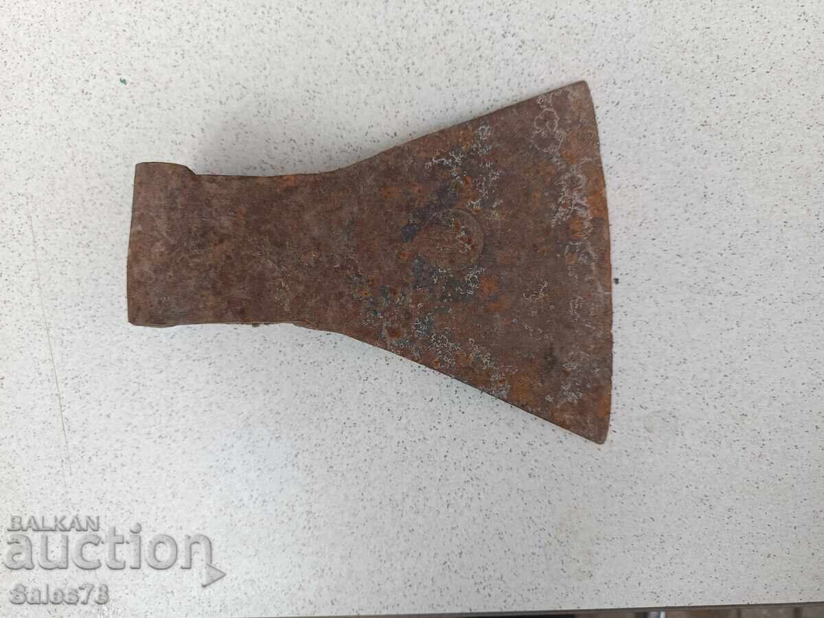 Old Russian ax