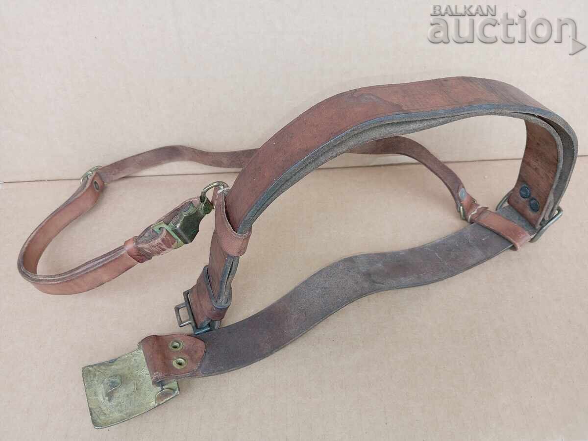 Licitație Centură veche PPZ cu stea în cinci colțuri, anii '50, curea pentru pantaloni Licitație Centură veche PPZ cu stea în cinci colțuri, anii '50, curea pentru pantaloni