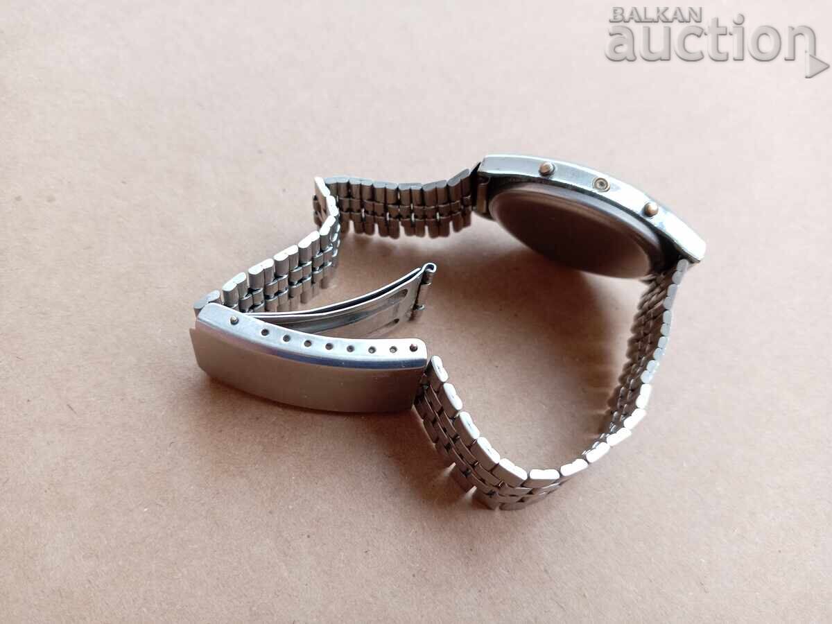 Delivery of Retro vintage watch LEVIS