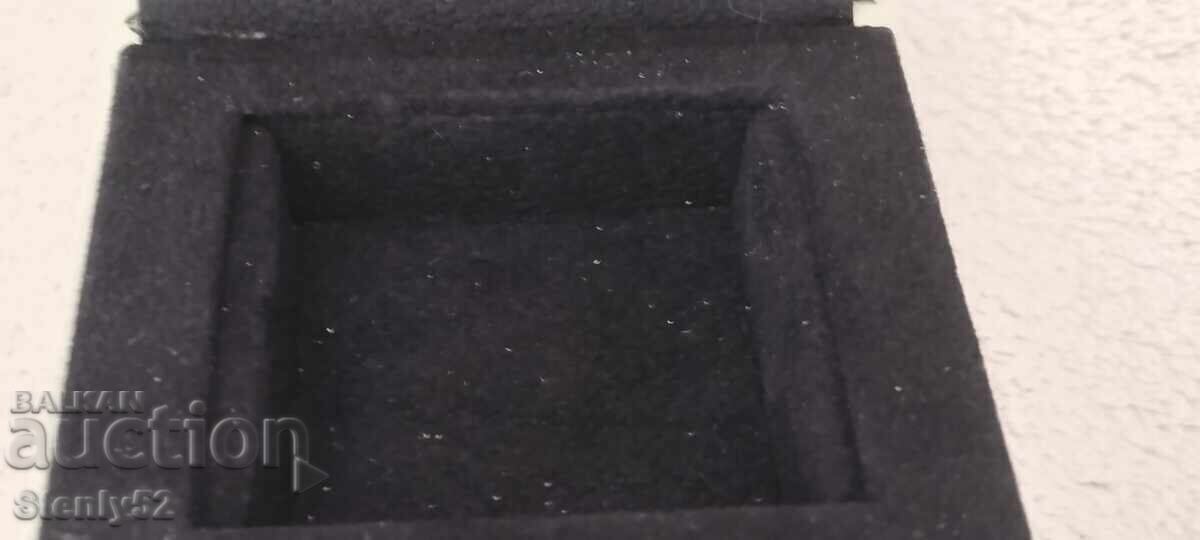 Auction  Luxury Van Cleef & Arpels Jewelry Box