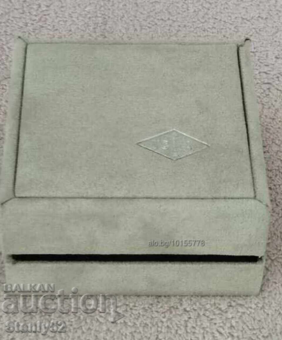 Luxury Van Cleef & Arpels Jewelry Box