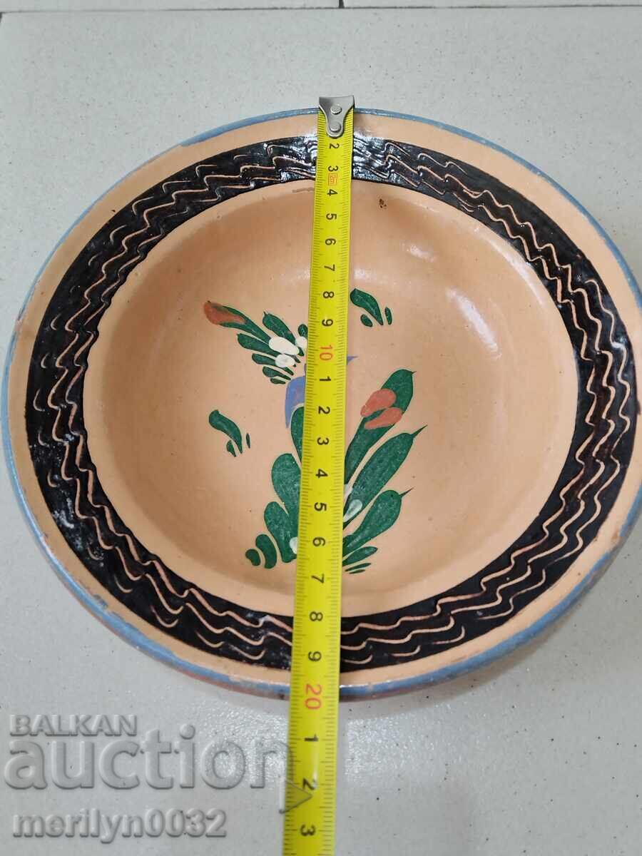 Delivery of Old clay pot, pottery, plate Delivery of Old clay pot, pottery, plate
