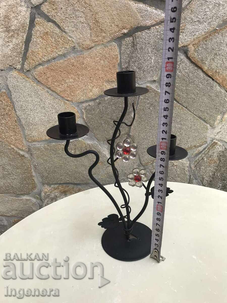 SFEȘNIC DIN FIER FORJAT METAL TREI LOCAȘURI cu preț 29.00 BGN | € 14.83