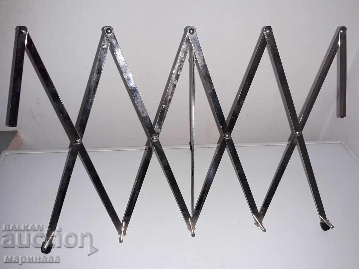 ПОСТАВКА ЗА НОТИ с цена 8.00 лв. | € 4.09