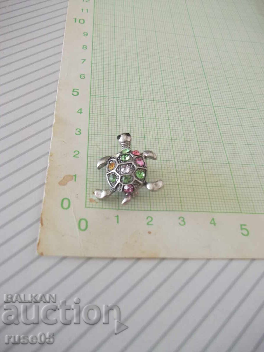 Καρφίτσα "Χελώνα" με πέτρες με τιμή 5.00 BGN | € 2.56