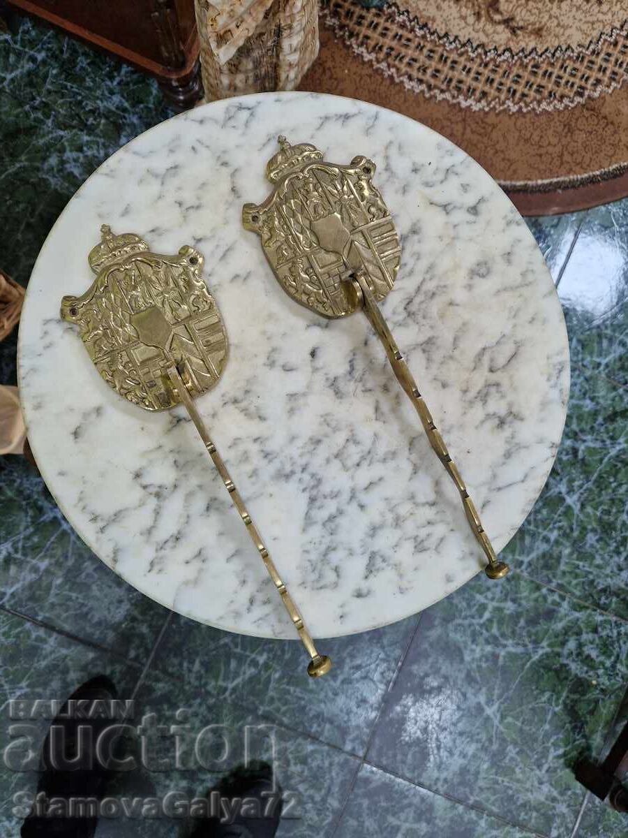 Licitație Pereche superbă de cârlige de perete din bronz englezești, antice