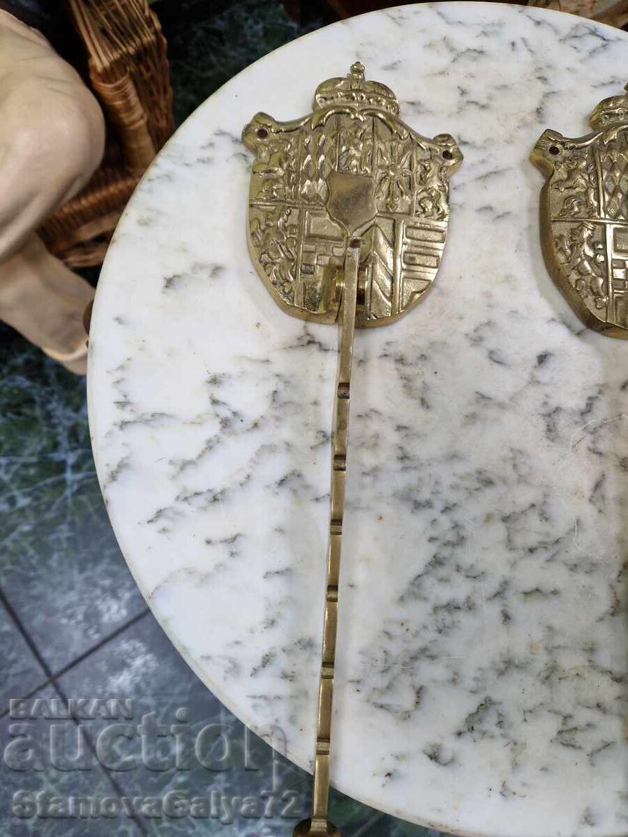 Pair of lovely antique English bronze wall hooks - 5