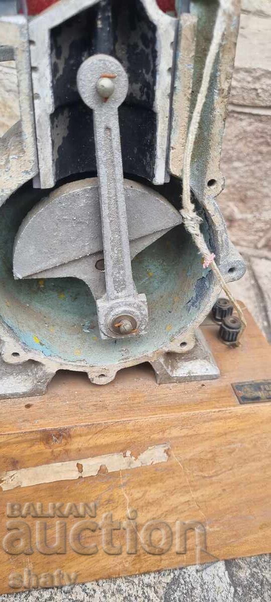 Old engine model - 5 Old engine model - 5