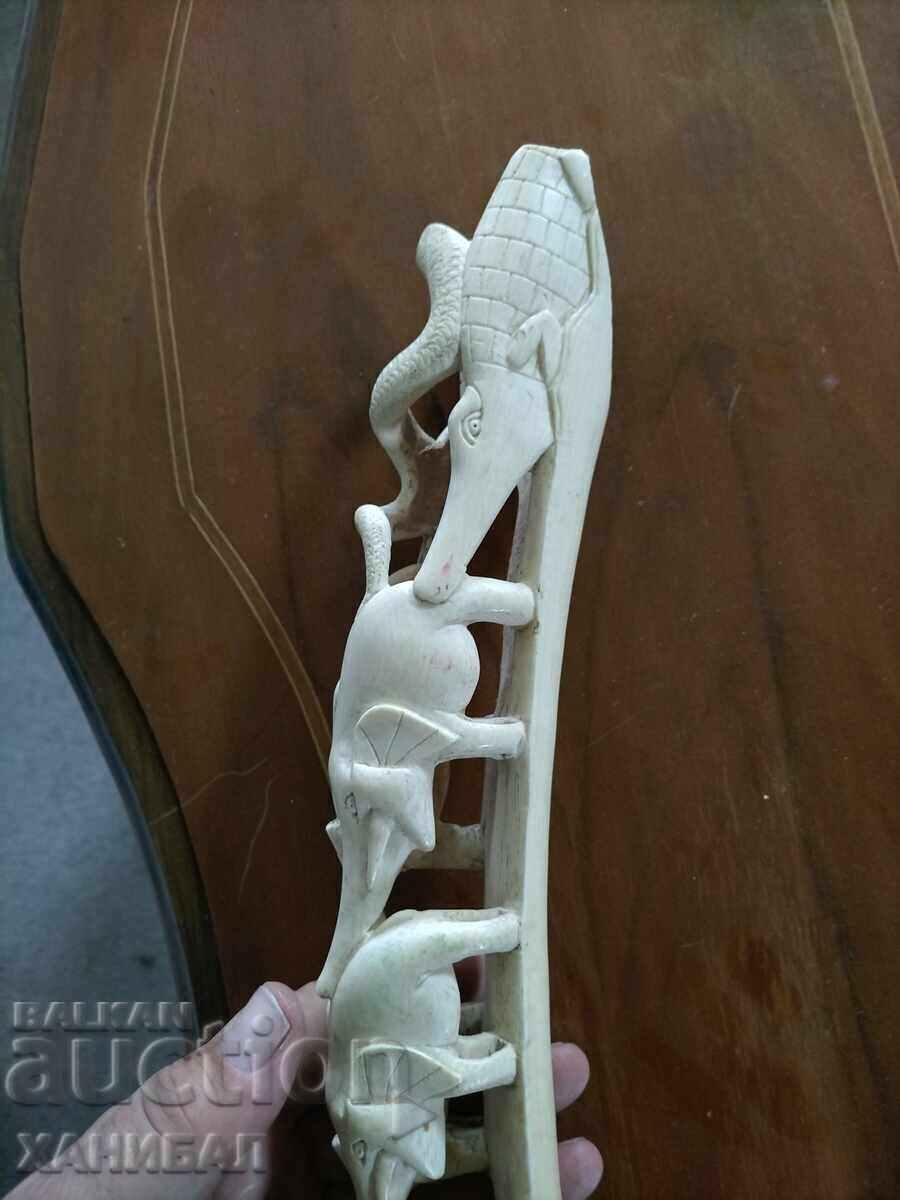 FIGURĂ DIN FILDEȘ DOUĂ RÂNDURI DE ELEFANȚI - 5 FIGURĂ DIN FILDEȘ DOUĂ RÂNDURI DE ELEFANȚI - 5