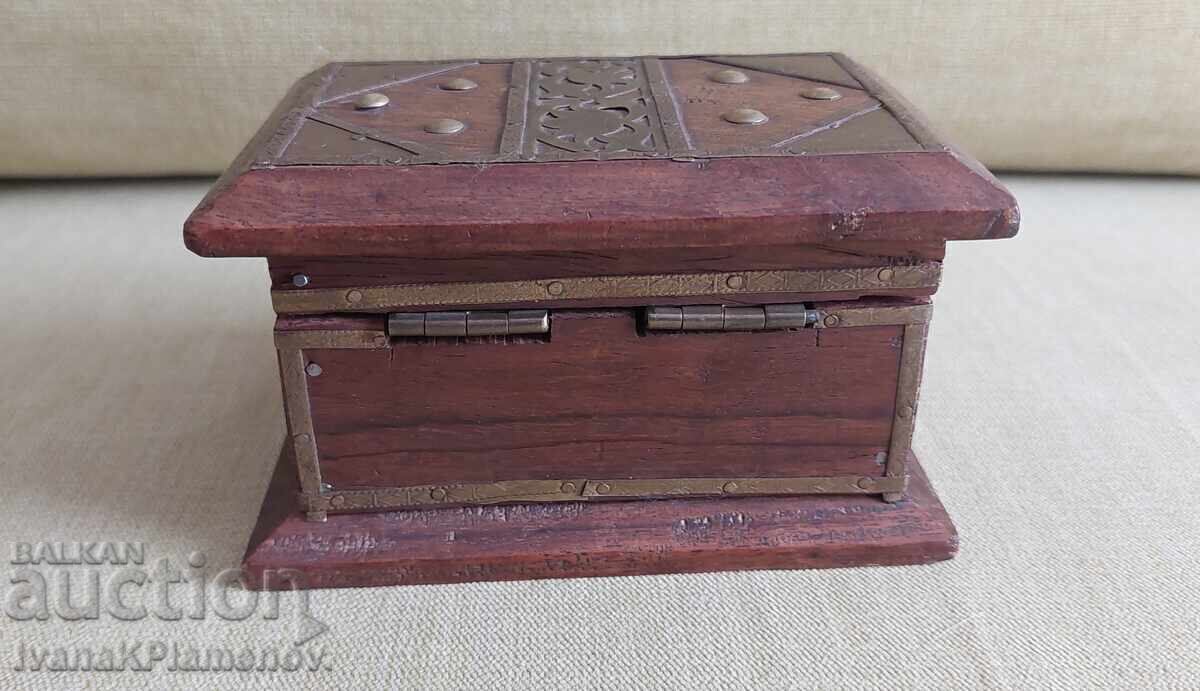 Wooden box, solid brass hardware, for collectors - 5