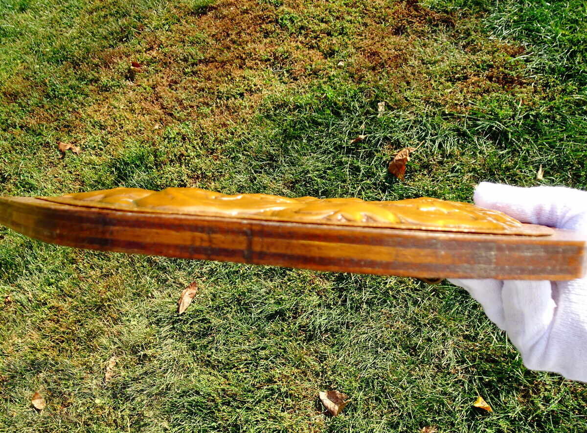 Παράδοση Οικογενειακό χάλκινο πάνελ με Ίσιδα, Στέμμα, Φρούριο