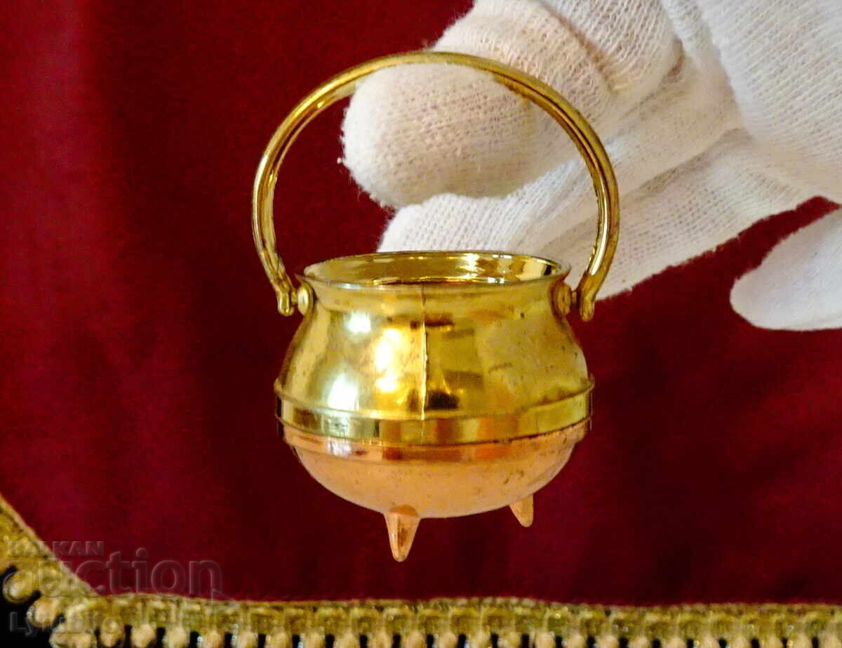 Χάλκινο φλιτζάνι, κατσαρολάκι μινιατούρα, επιχρύσωση με τιμή 9.00 BGN | € 4.60