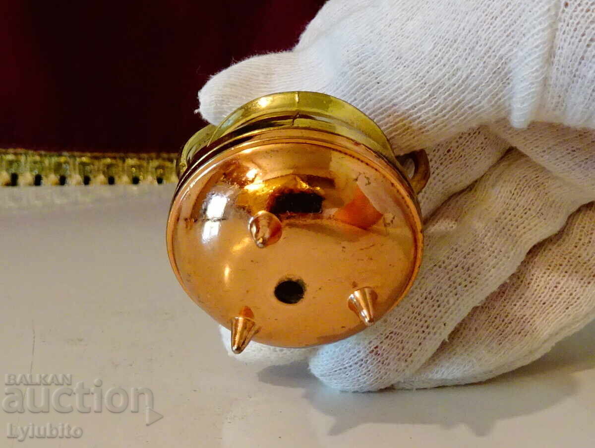 Δημοπρασία Χάλκινο φλιτζάνι, κατσαρολάκι μινιατούρα, επιχρύσωση