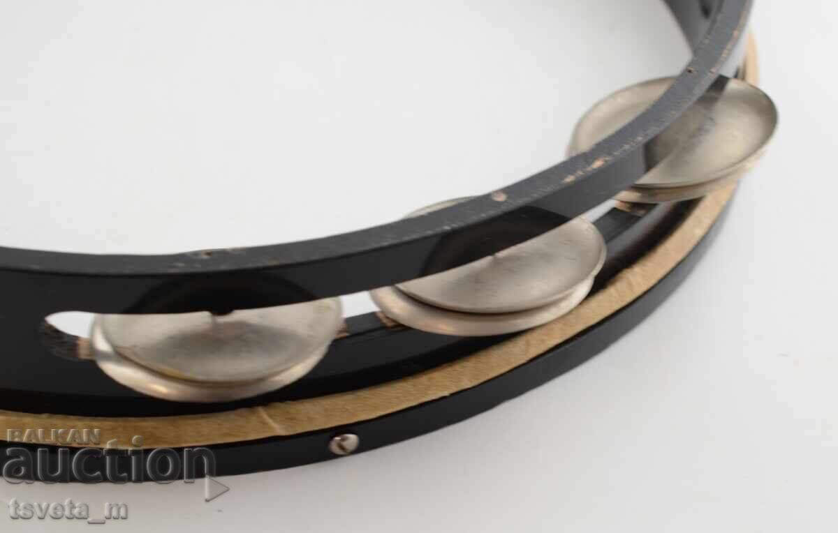 Auction Daire, musical instruments Auction Daire, musical instruments