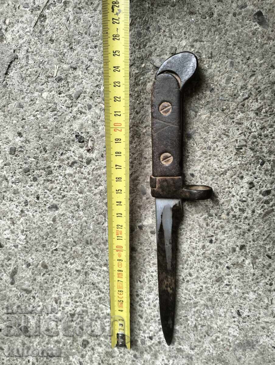 Μια παλιά ξιφολόγχη με τιμή 49.99 BGN | € 25.56