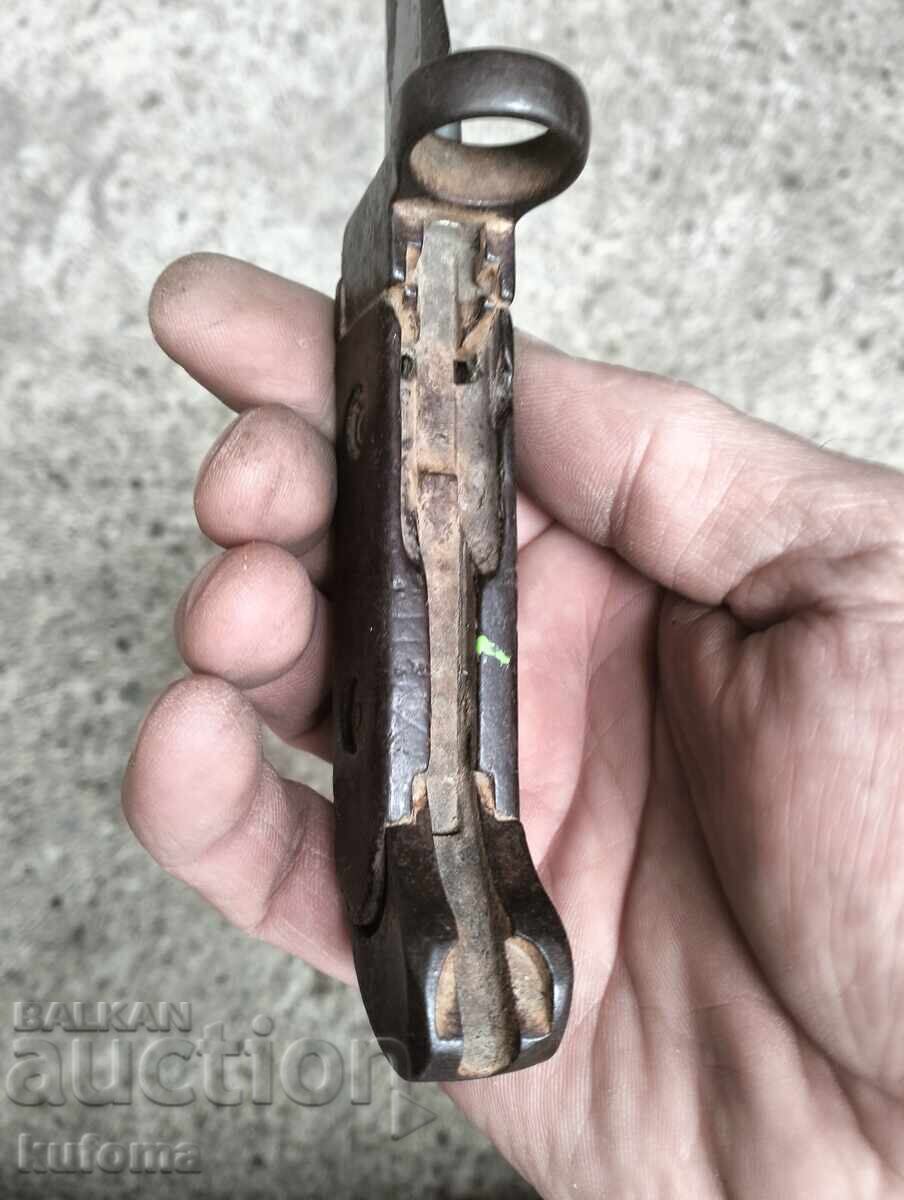 Δημοπρασία Μια παλιά ξιφολόγχη