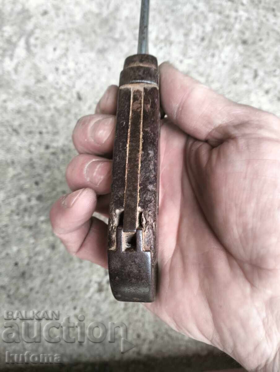 Μια παλιά ξιφολόγχη - 5