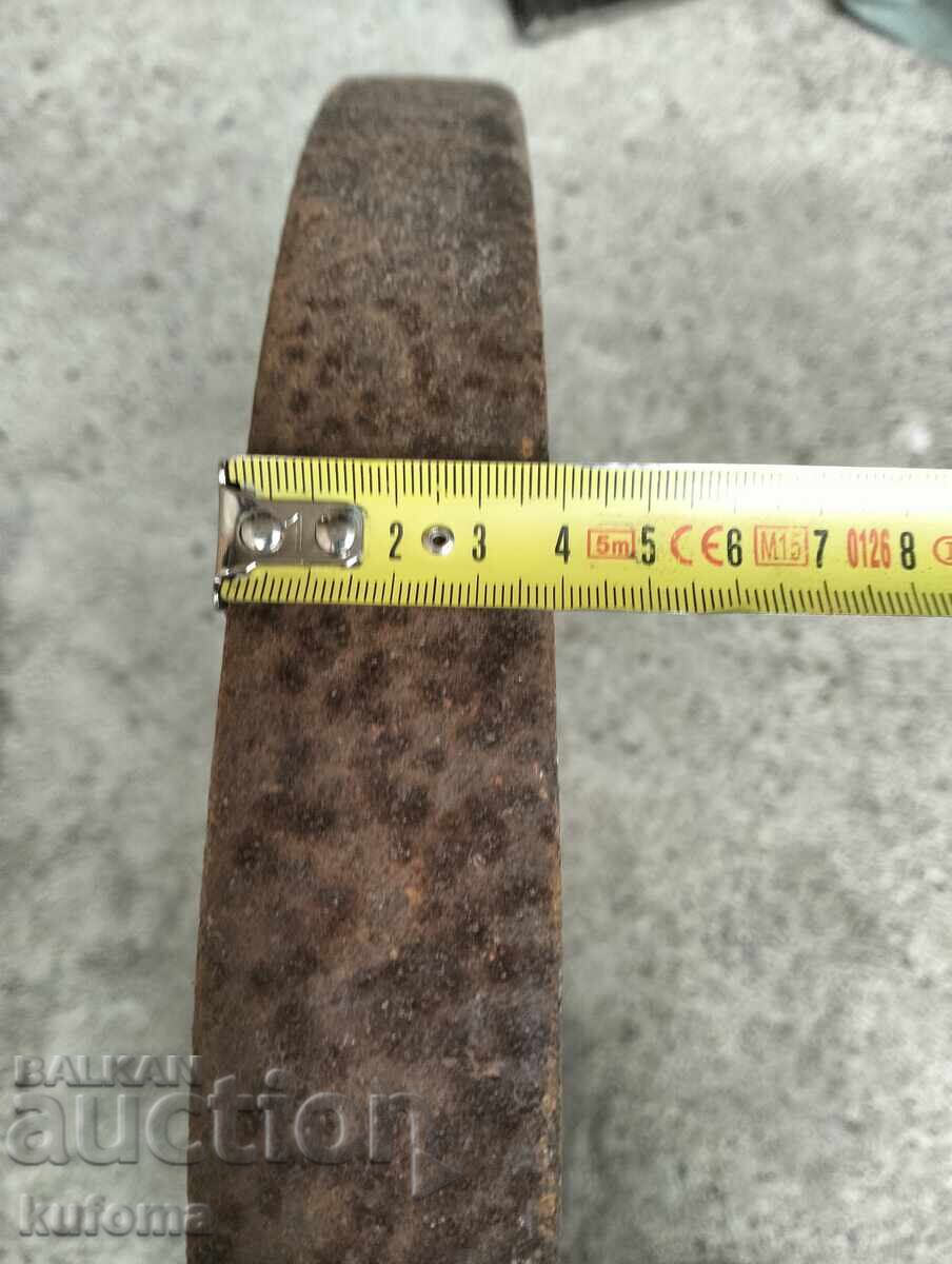 Delivery of Old iron wheel Delivery of Old iron wheel