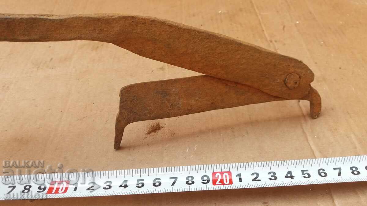 GHILOTINĂ MICĂ DE RENAȘTERE - 7 GHILOTINĂ MICĂ DE RENAȘTERE - 7