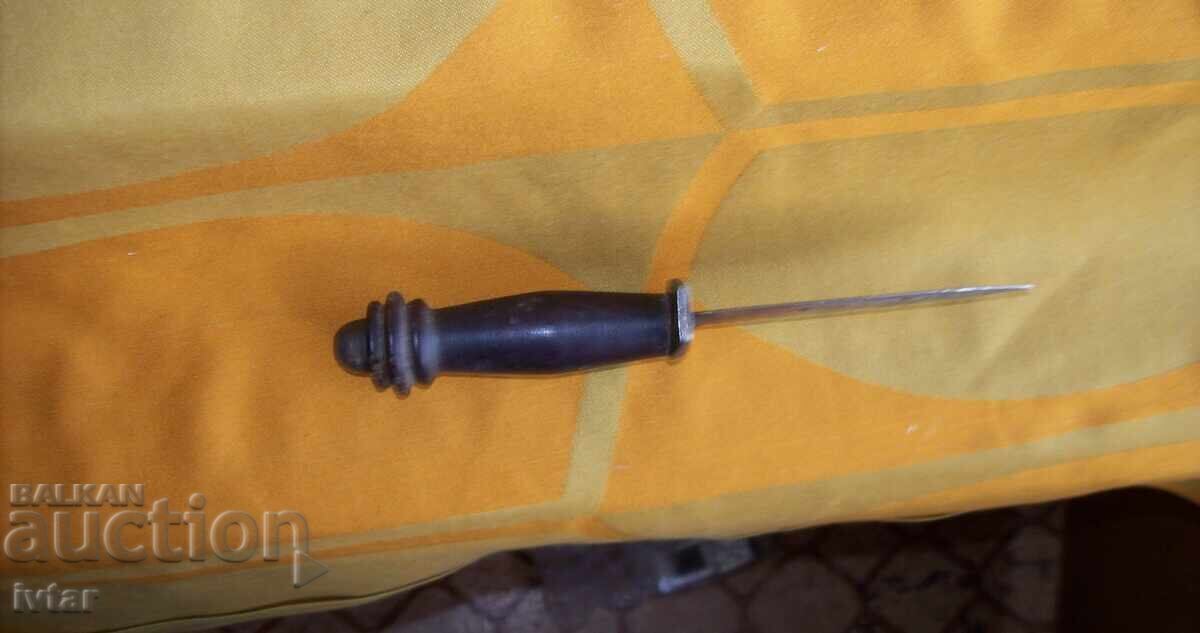 Delivery of An old dagger Delivery of An old dagger