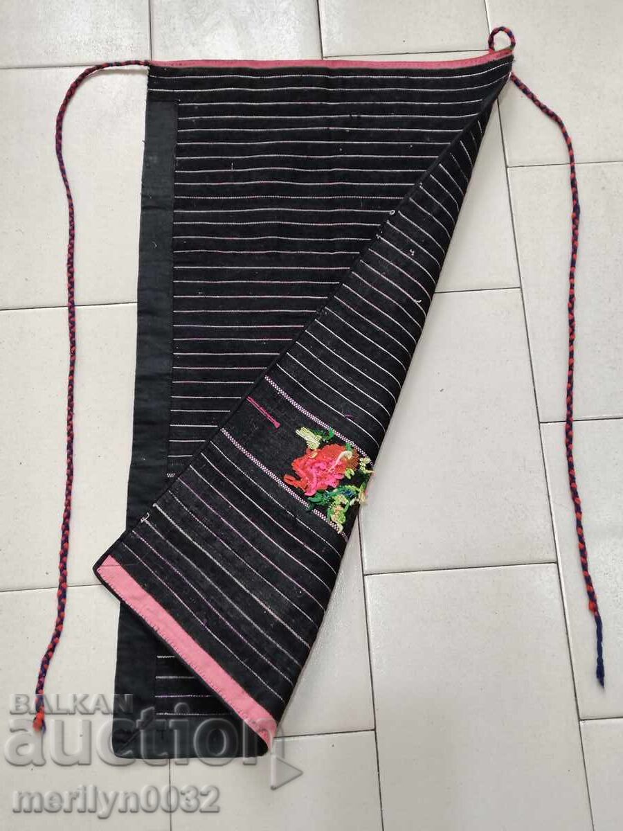 Auction Old apron with gold thread embroidery, velvet costume, sukman Auction Old apron with gold thread embroidery, velvet costume, sukman