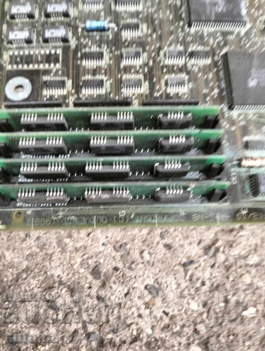 Placă de bază veche pentru calculator cu preț 99.99 BGN | € 51.12