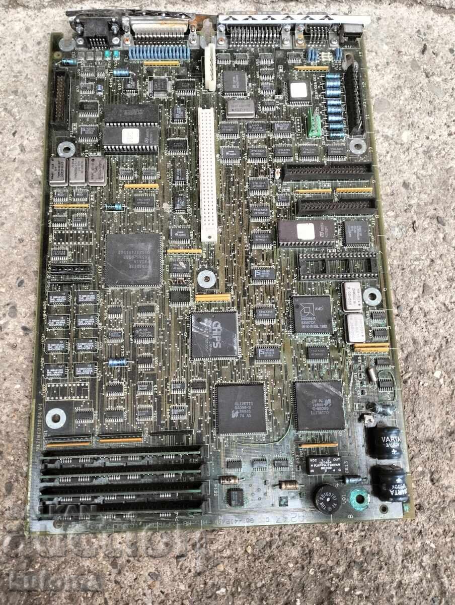 Placă de bază veche pentru calculator