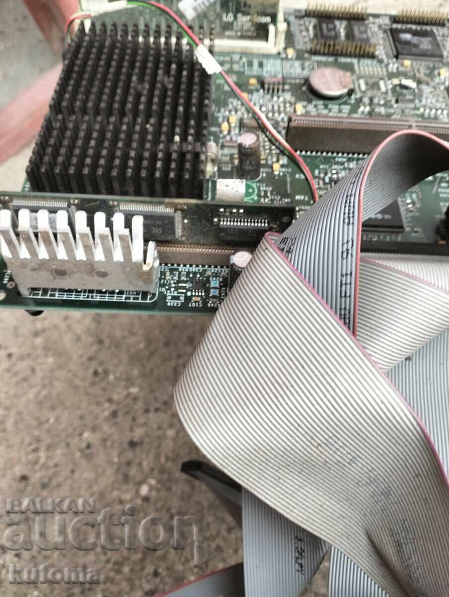 Licitație Placă de bază veche pentru calculator