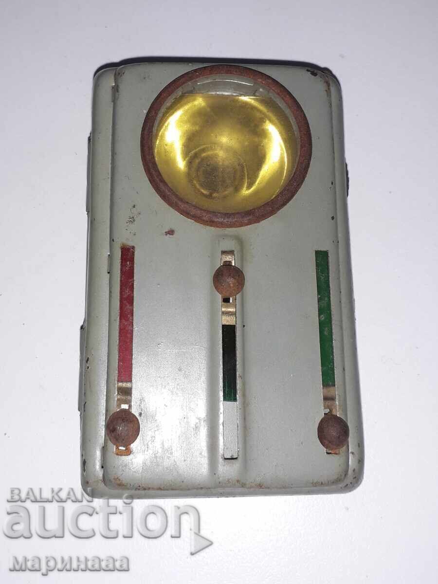 Auction 3-Color Flashlight Auction 3-Color Flashlight