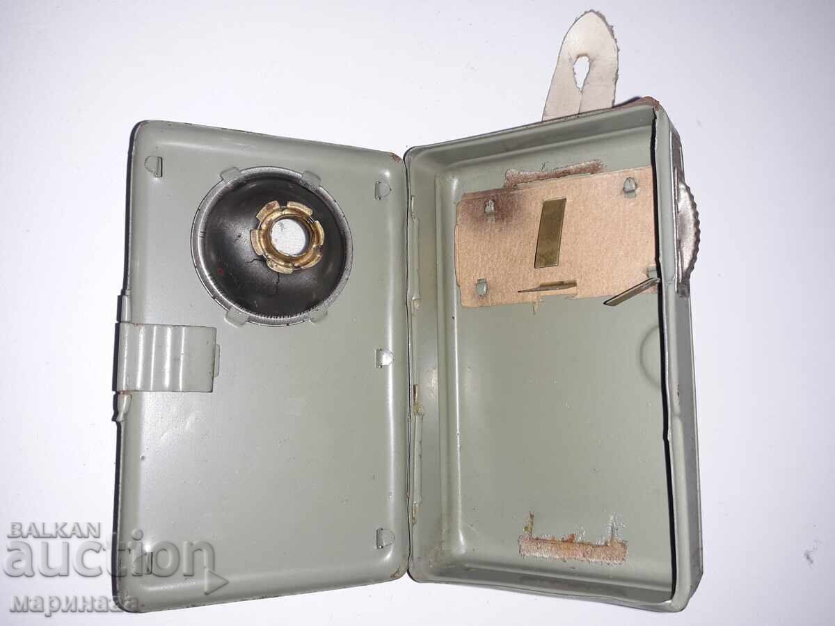 Delivery of 3-Color Flashlight Delivery of 3-Color Flashlight