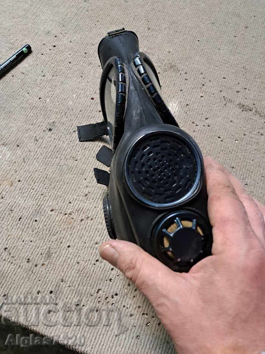 New gas mask with price 20.00 BGN | € 10.23 New gas mask with price 20.00 BGN | € 10.23