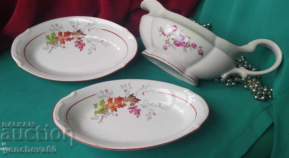 IZIDA Retro porcelain - sauce boat and 2 plates with price 25.00 BGN | € 12.78 IZIDA Retro porcelain - sauce boat and 2 plates with price 25.00 BGN | € 12.78