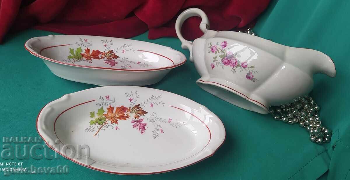 IZIDA Retro porcelain - sauce boat and 2 plates IZIDA Retro porcelain - sauce boat and 2 plates