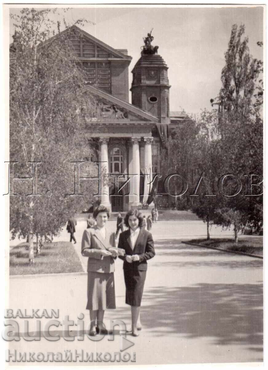 OLD PHOTO SOFIA YOUNG ACTRESS IN FRONT OF IVAN VAZOV THEATRE D569 OLD PHOTO SOFIA YOUNG ACTRESS IN FRONT OF IVAN VAZOV THEATRE D569