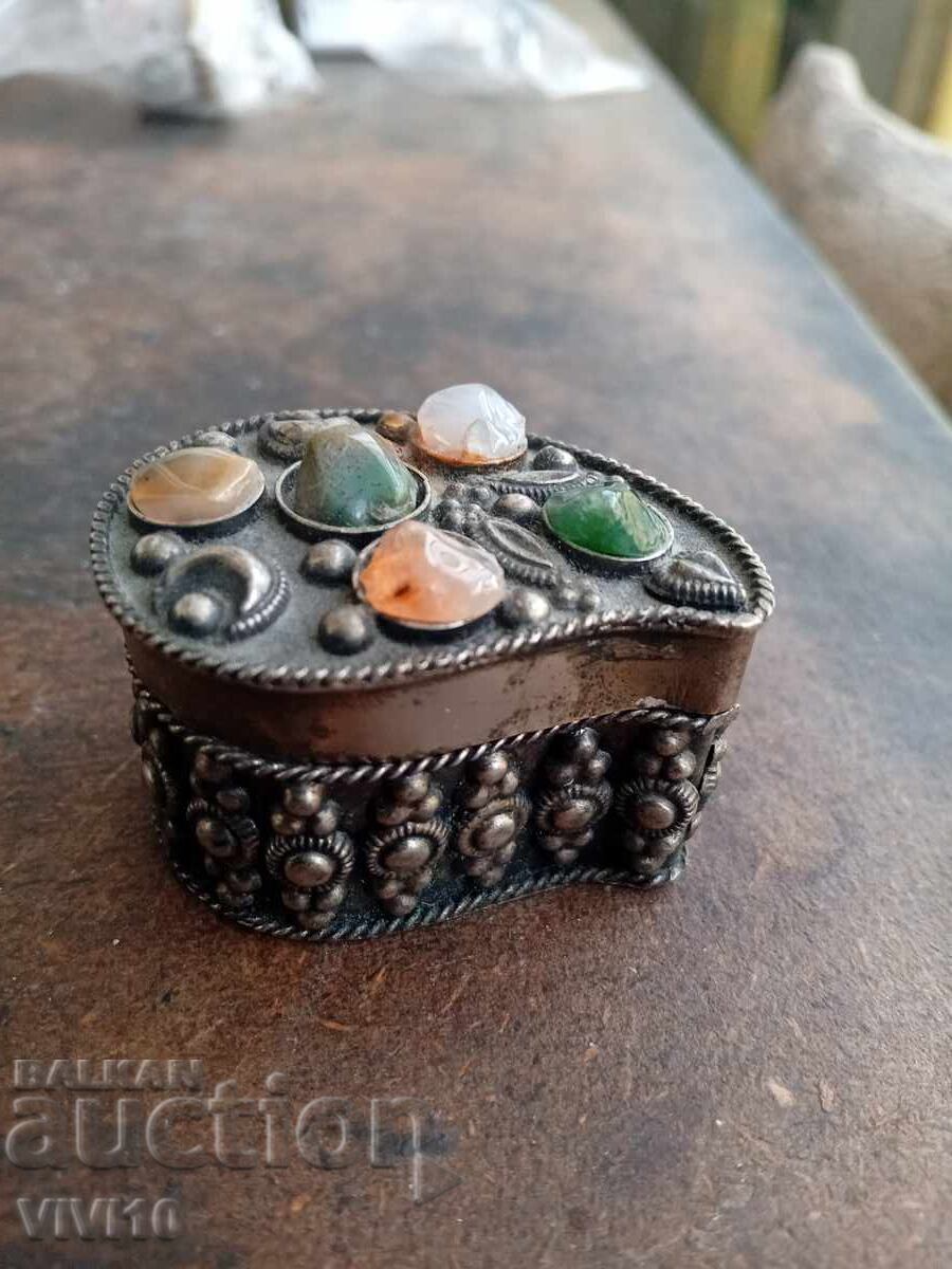 Antique jewelry box, silver-plated, with stones with price 50.00 BGN | € 25.56 Antique jewelry box, silver-plated, with stones with price 50.00 BGN | € 25.56