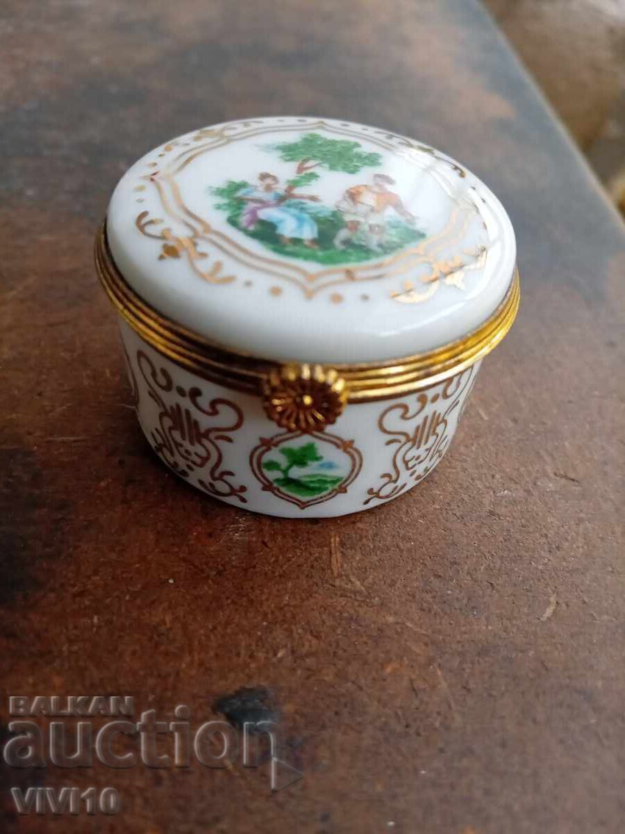 Antique jewelry box, porcelain del Prado with price € 15.00 | 29.34 BGN