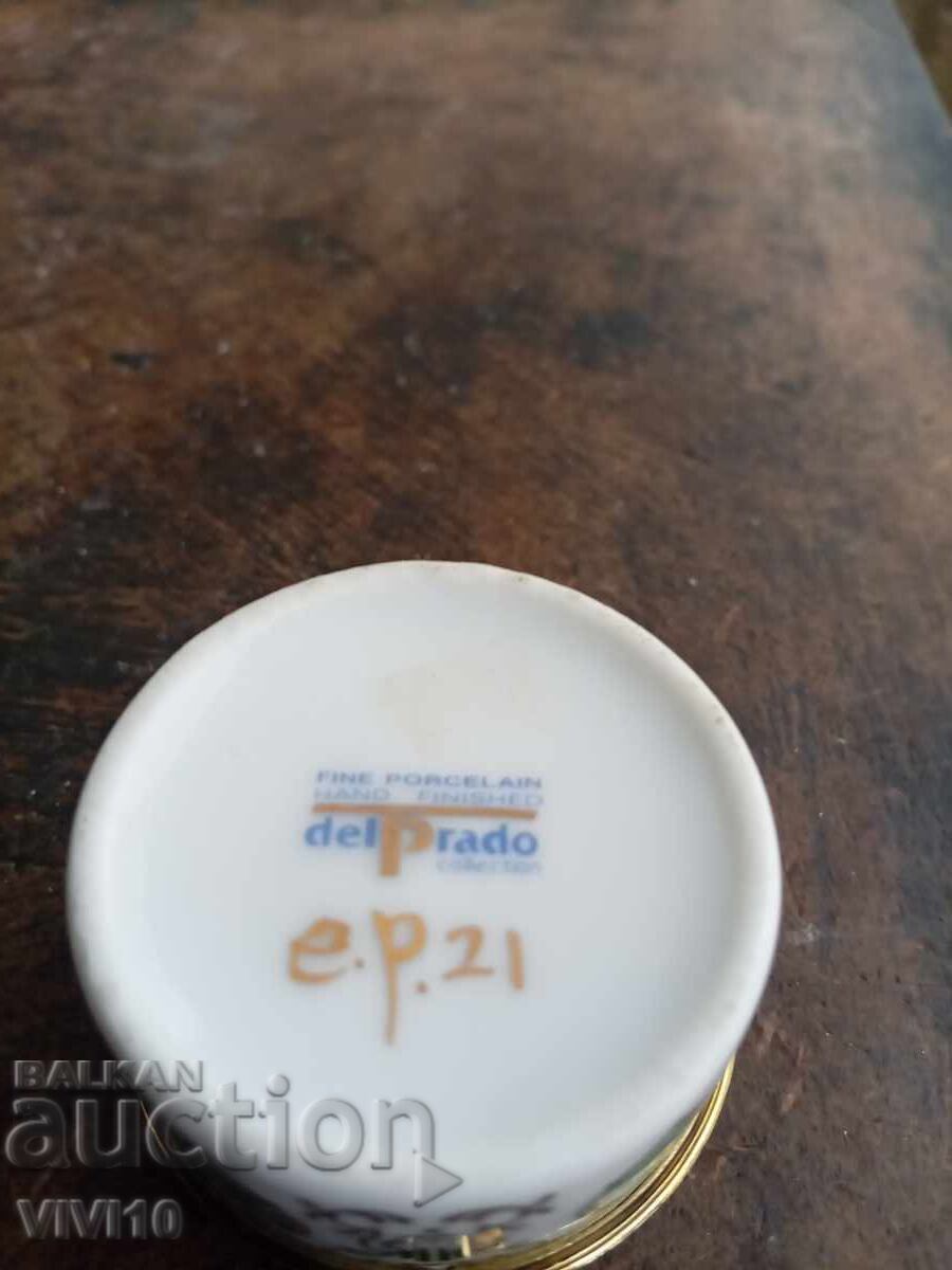 Доставка на Старинна кутия за бижута, порцелан del Prado Доставка на Старинна кутия за бижута, порцелан del Prado