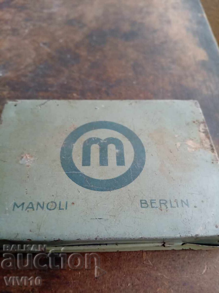 Antique cigarette box, metal, empty with price € 20.00 | 39.12 BGN