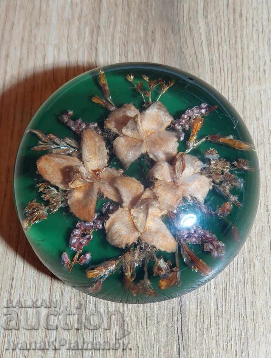 Преспапие за колекционери с цена € 11.25 | 22.00 лв. Преспапие за колекционери с цена € 11.25 | 22.00 лв.