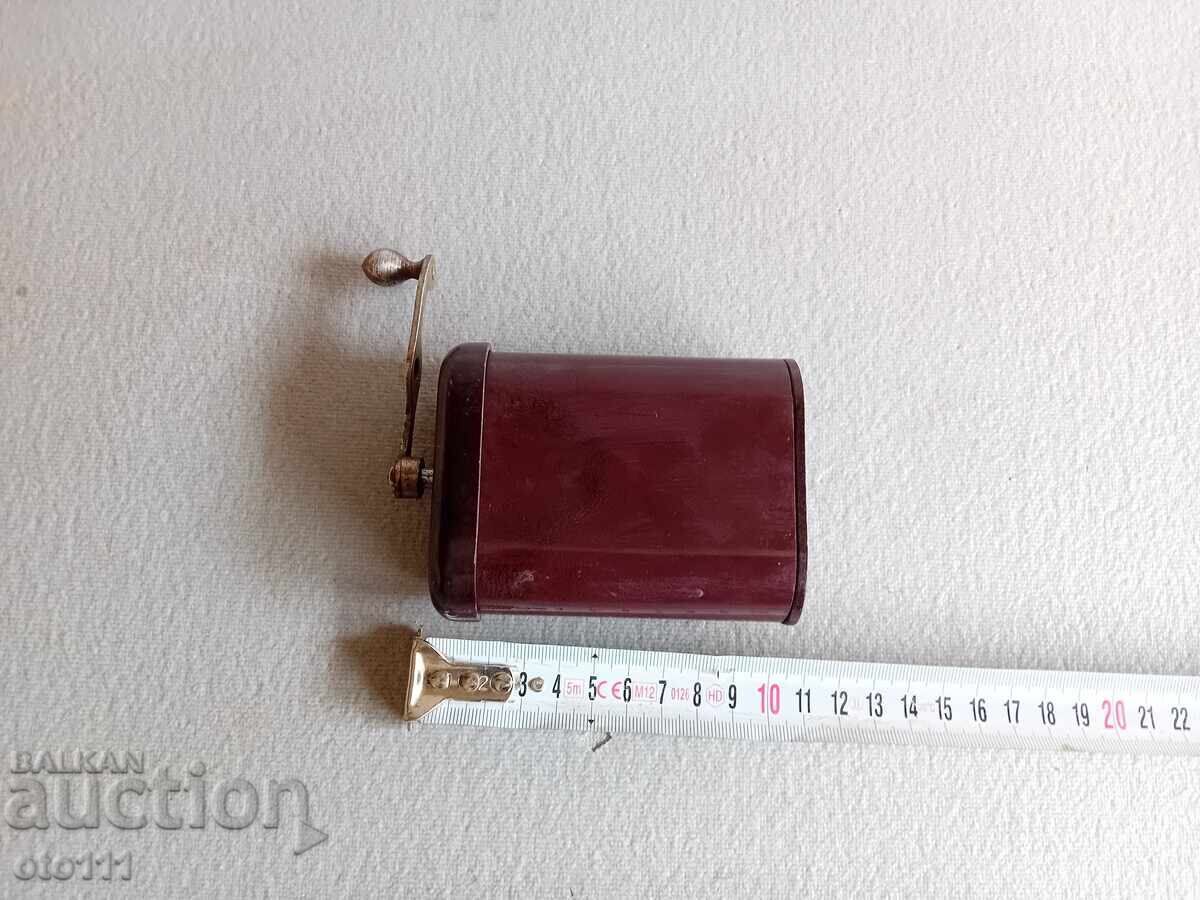 Delivery of OLD BAKELITE COFFEE GRINDER TRAMP Delivery of OLD BAKELITE COFFEE GRINDER TRAMP
