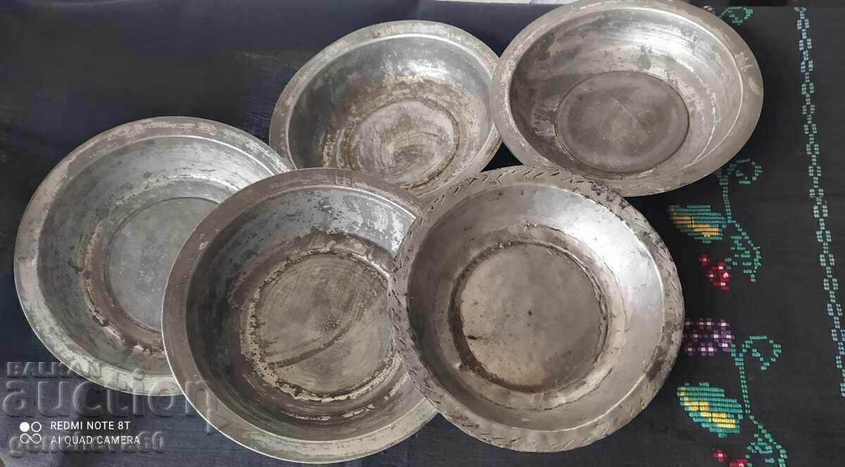 Cupe forjate din epoca Renașterii, farfurie J.L. Zantopulov și altele cu preț € 40.00 | 78.23 BGN