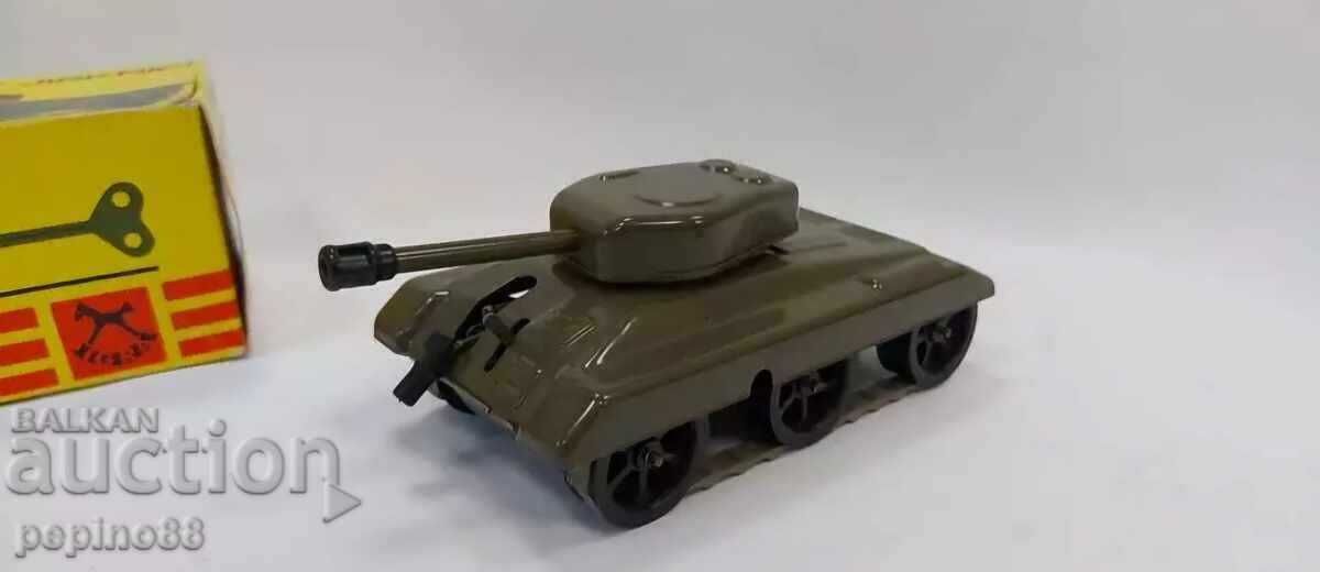 Δημοπρασία Παλιό Τσέχικο Στρατιωτικό Παιχνίδι Τανκ με Κλειδί