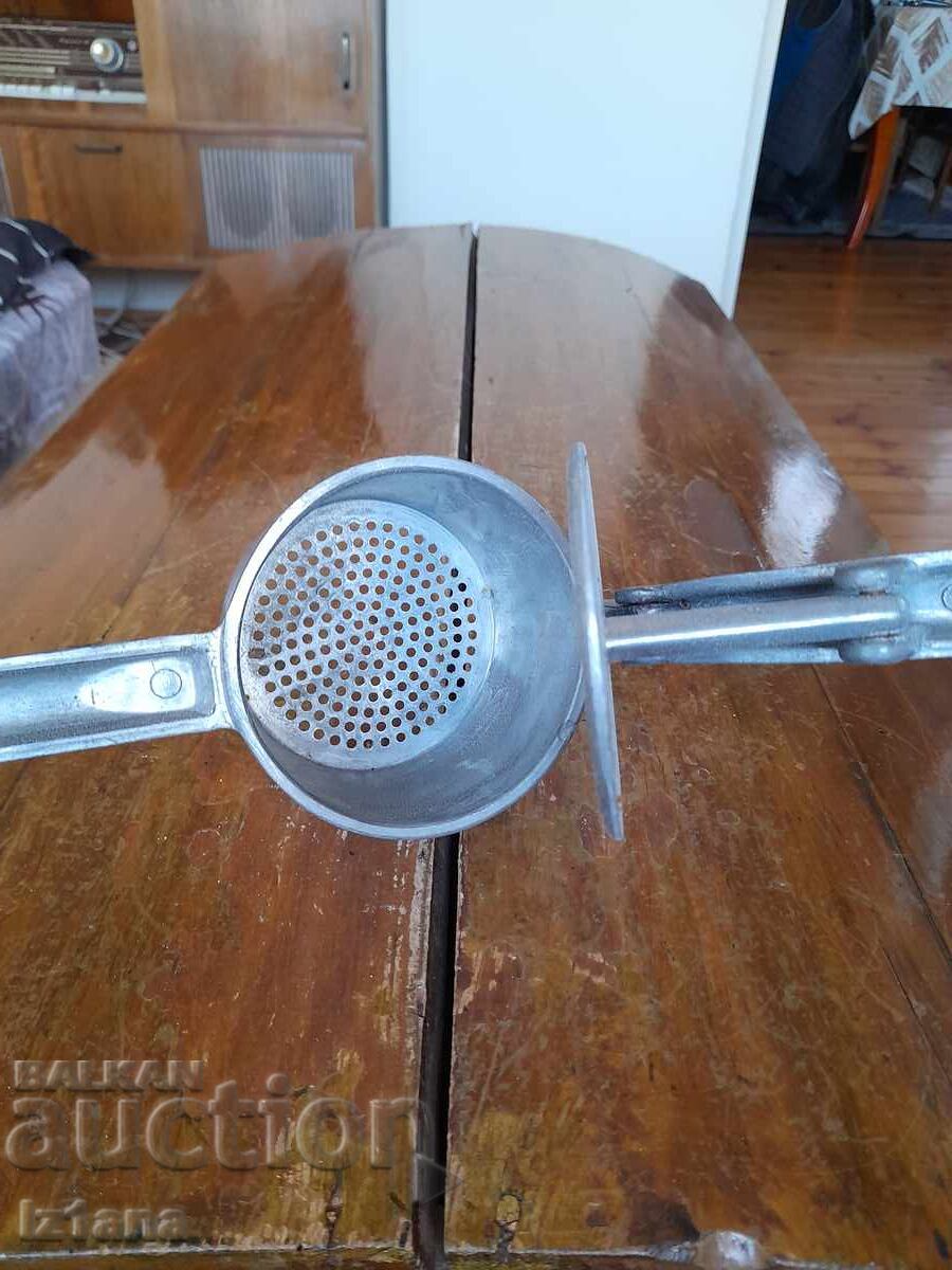 Delivery of Old potato press Delivery of Old potato press