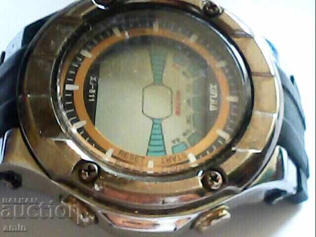 Auction 4 old electronic watches Auction 4 old electronic watches