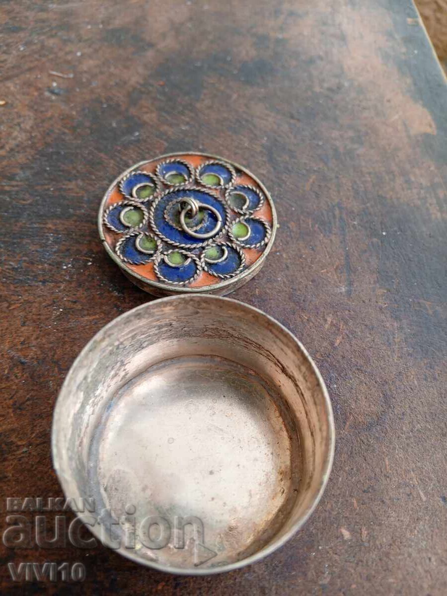 Старинна кутия за бижута, емаил, посребрена с цена € 35.00 | 68.45 лв.