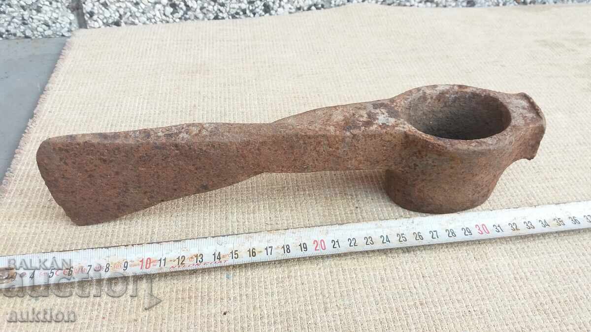 Μασίφ τσεκούρι με τιμή 12.99 BGN | € 6.64